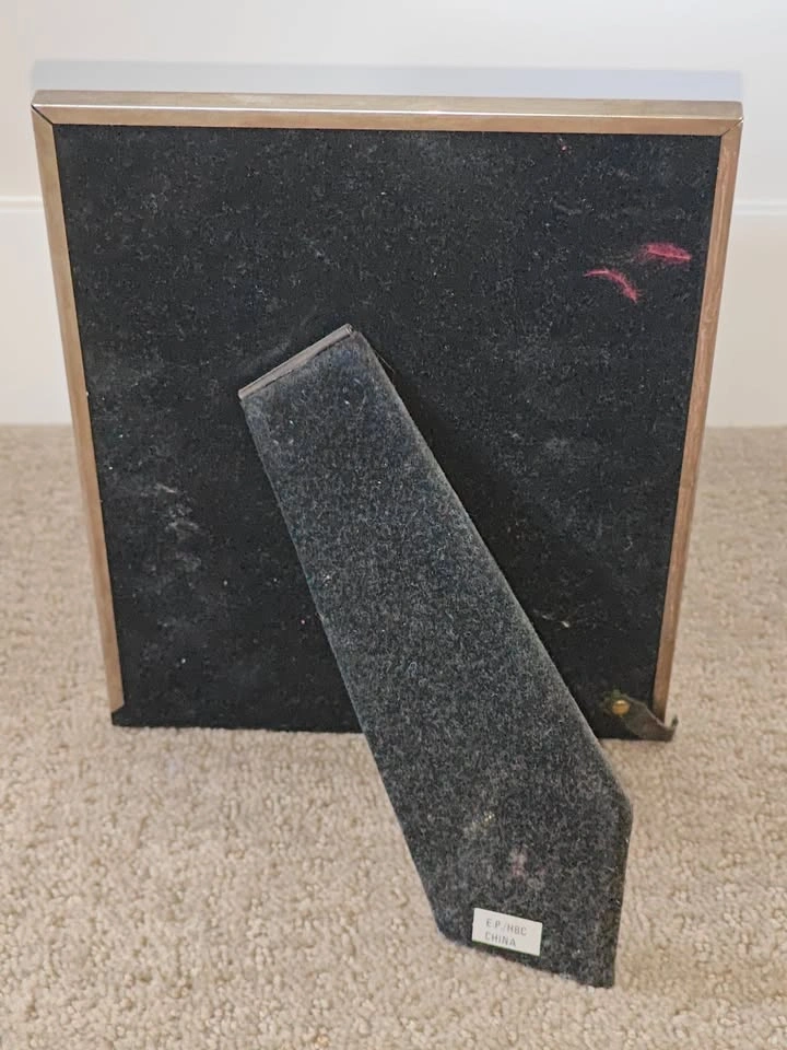 Silver-Tone 5x7 Picture Photo Frame with Easel Velvet Back - photo 3
