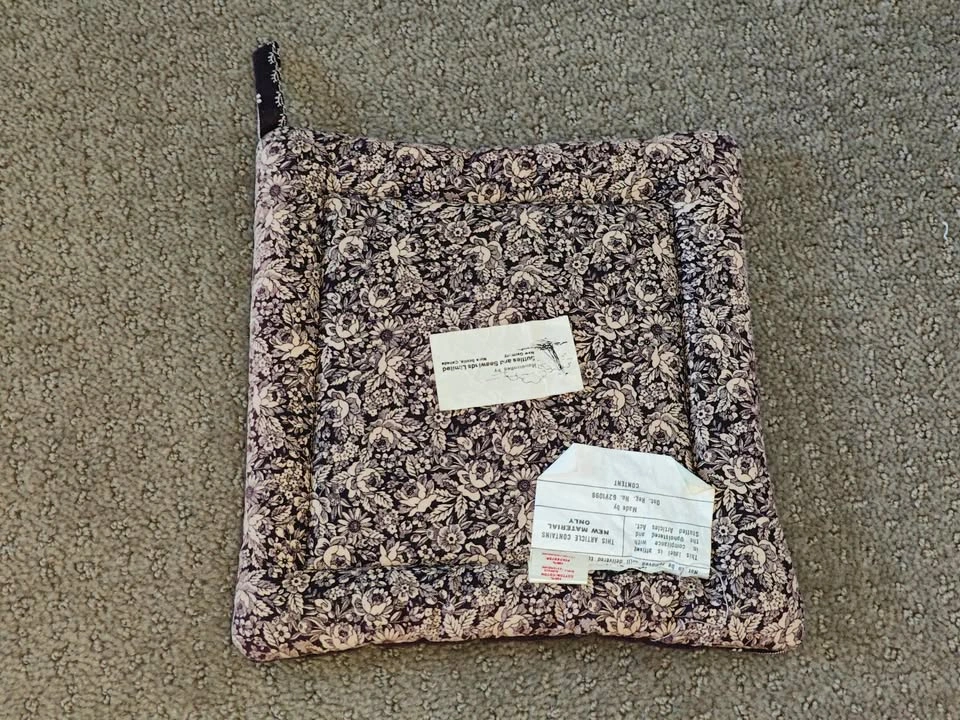Handcrafted Floral Pot Holder / Trivet by Suttles and Seawinds - photo 2