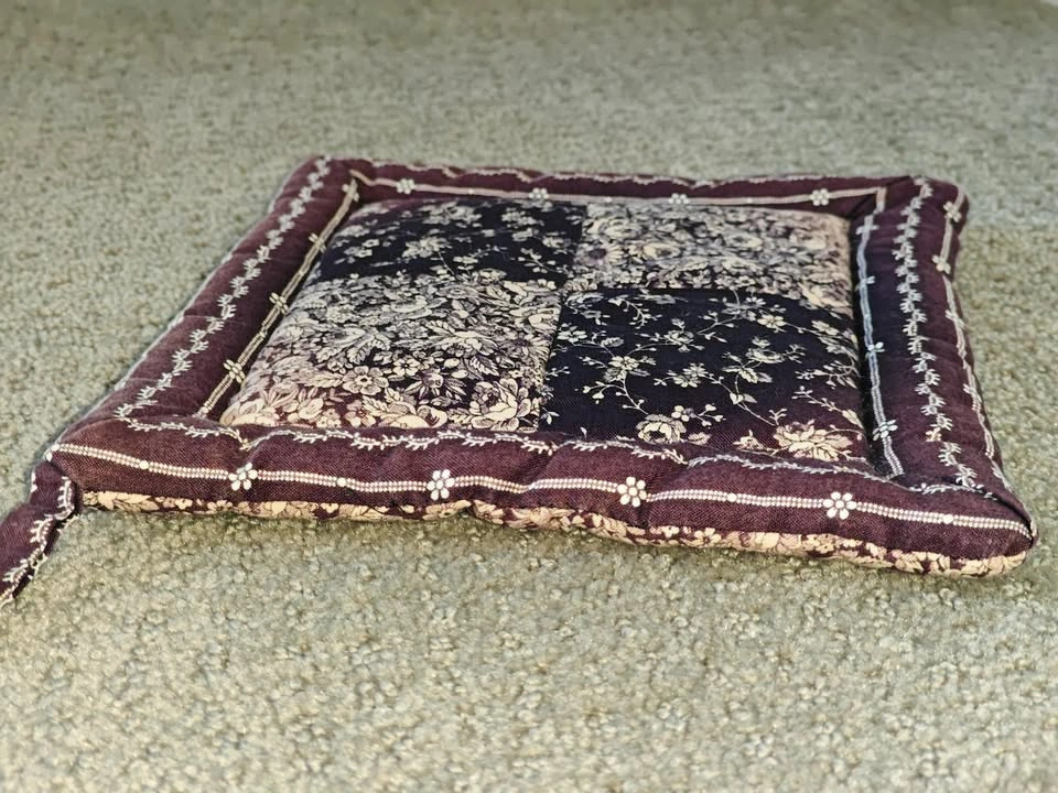 Handcrafted Floral Pot Holder / Trivet by Suttles and Seawinds - photo 5