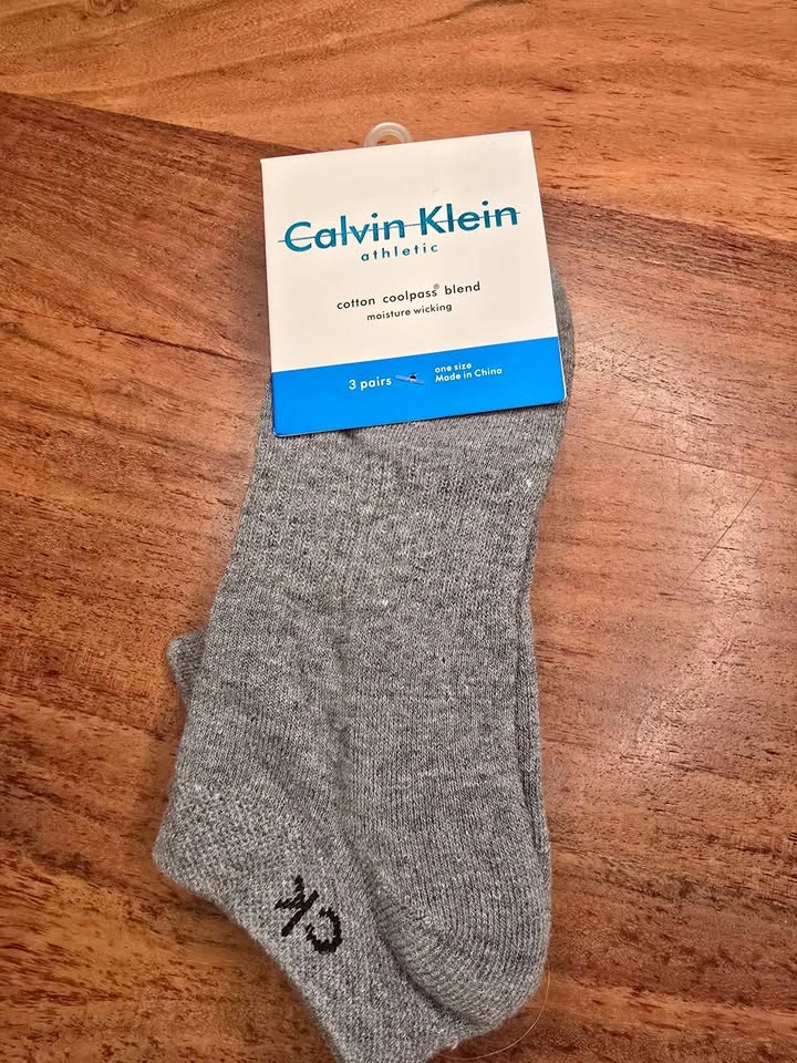 NEW Calvin Klein Men’s Athletic Socks – 3 Pairs