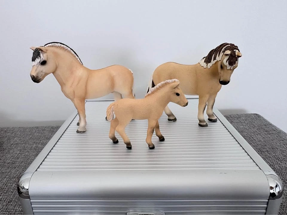 Rare Schleich Fjord Family 3-Piece Toy Horse Set