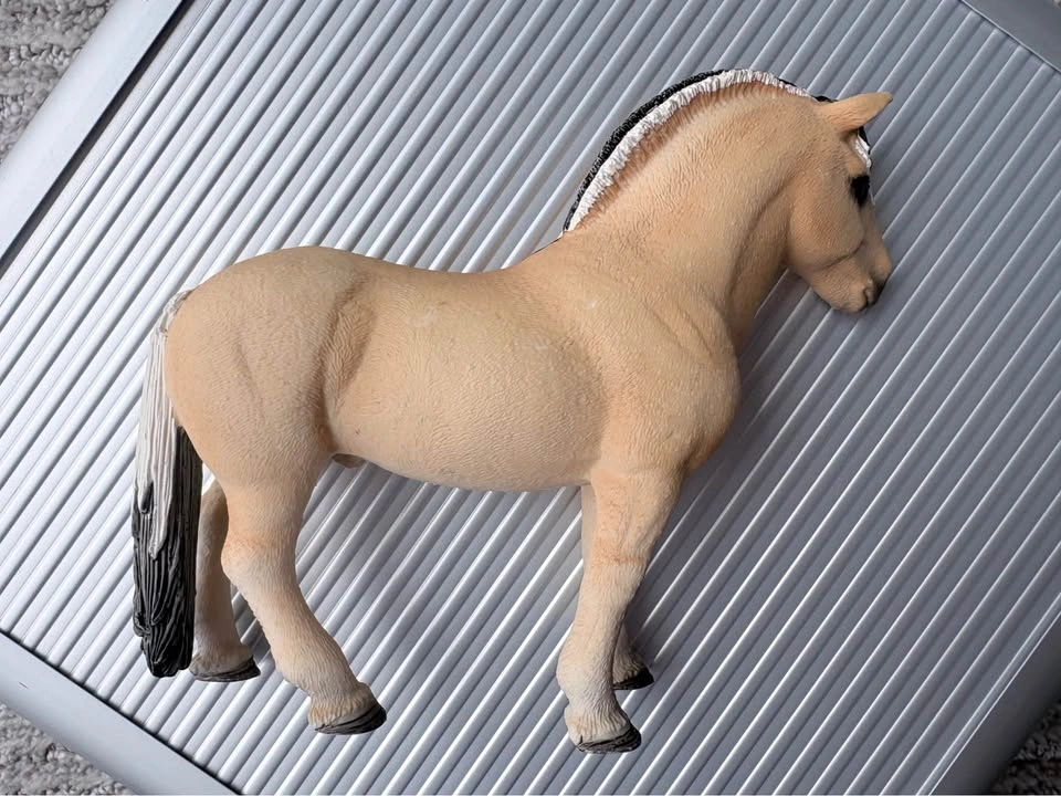 Rare Schleich Fjord Family 3-Piece Toy Horse Set - photo 3