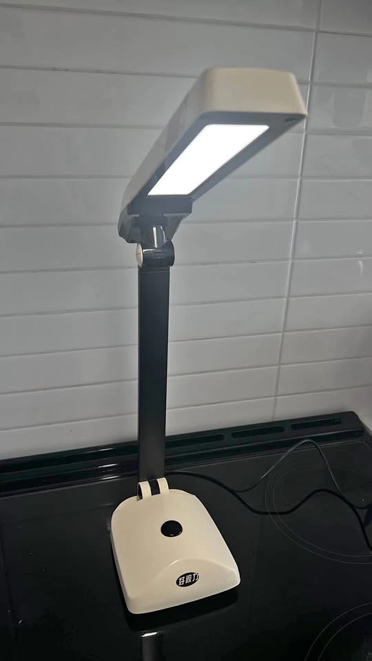 HSL Folding Task and Desk Lamp