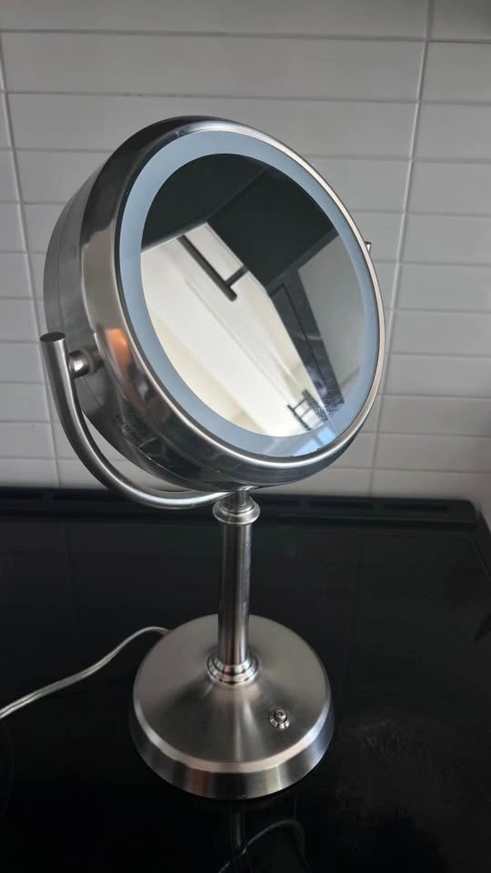 Double-sided Tabletop Vanity Mirror / Makeup Mirror - photo 3