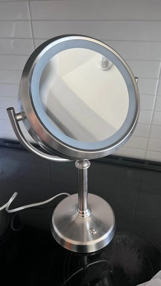 Double-sided Tabletop Vanity Mirror / Makeup Mirror - photo 4