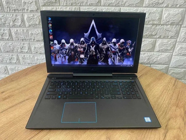 Dell G7 7588 Gaming Laptop (Core i7, Nvidia GTX 1060, 16GB RAM)