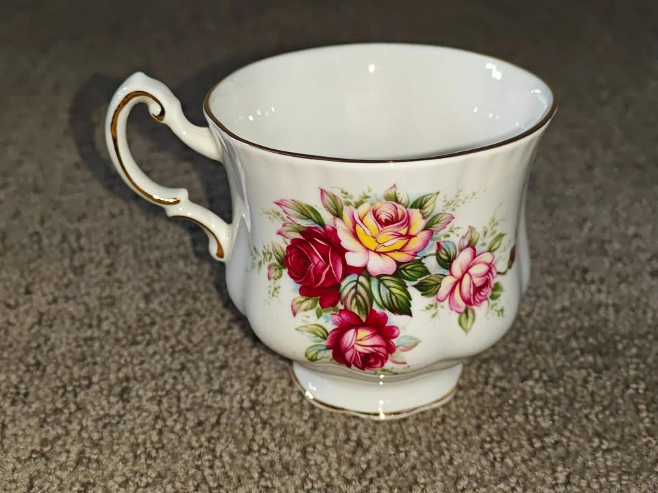 Vintage Tea Cup and Saucer Set - Paragon - Flower Festival Roses - photo 5