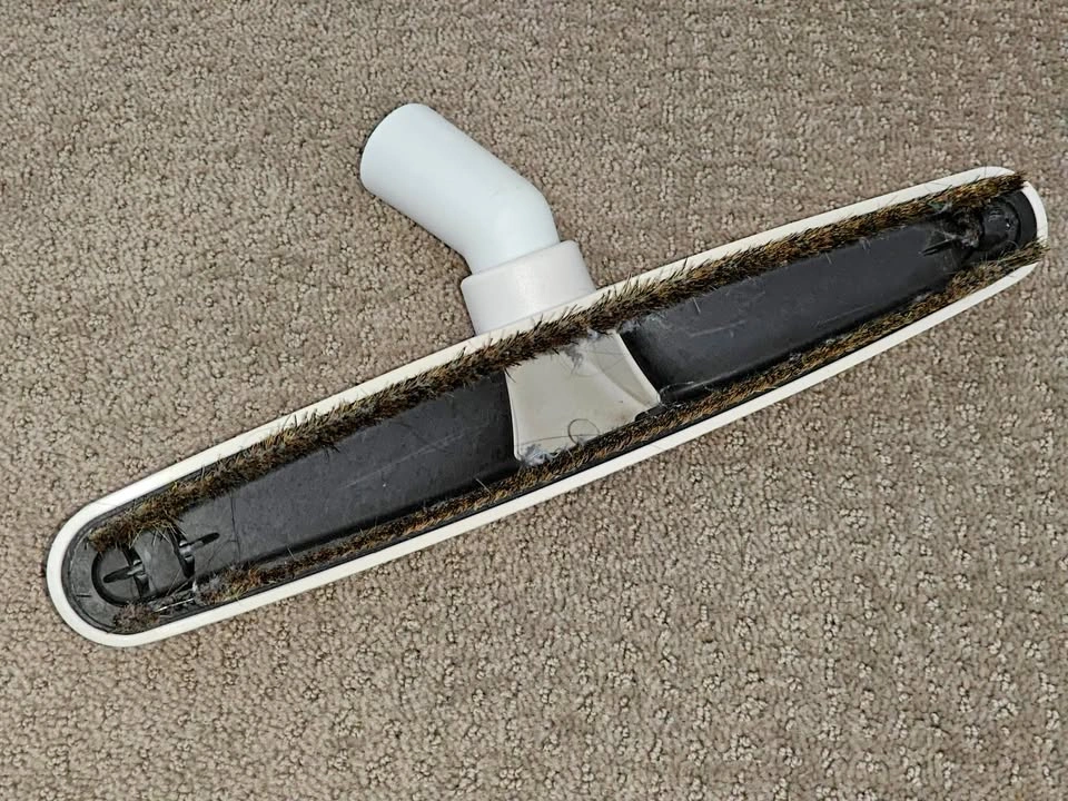 14" Natural Horsehair Vacuum Floor Tool (BROKEN)