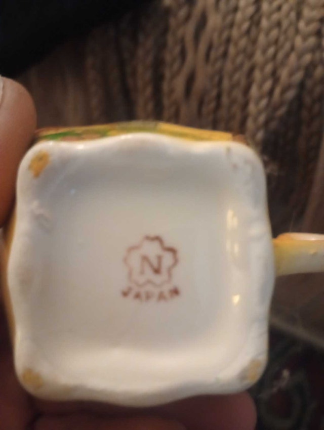 Nihon Ceramics Creamer and Sugar Bowl Set - photo 2