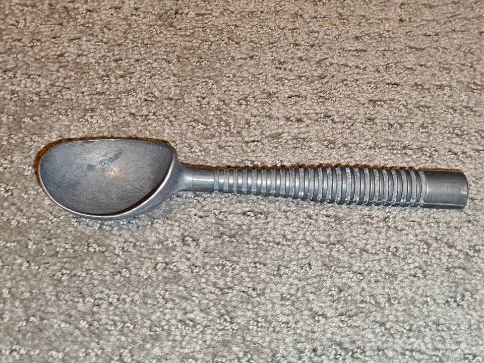 Vintage Metal Ice Cream Scoop / Melon Baller