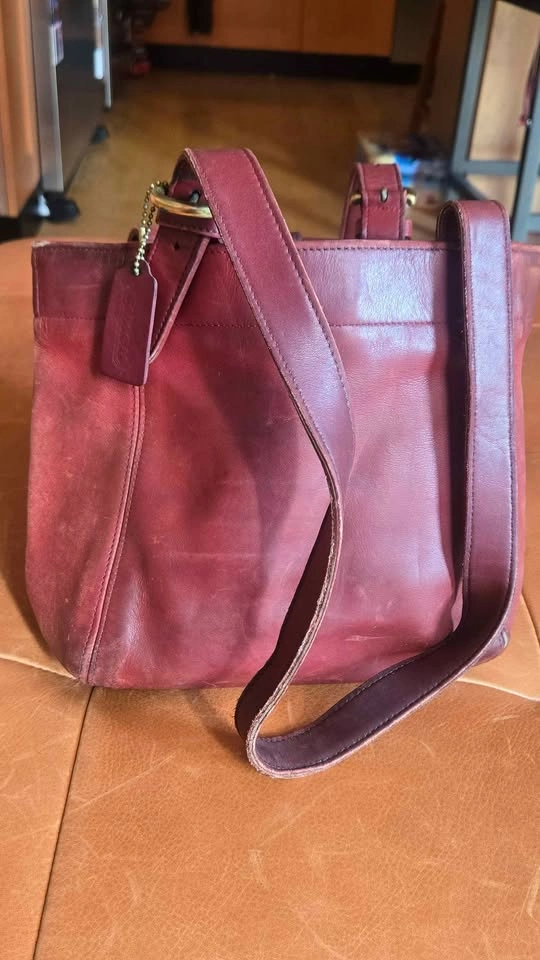 Gorgeous Red Leather Purse - photo 2