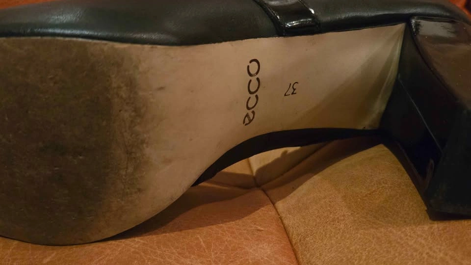 Comfortable Ecco Leather Maryjane Shoes - photo 2