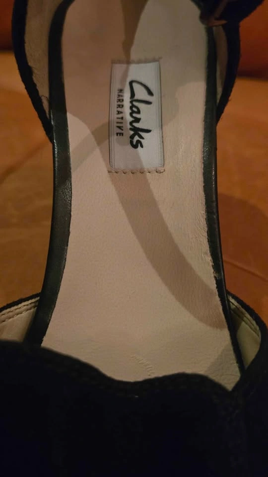 Comfortable, Beautiful Suede Clark's Heels - photo 2