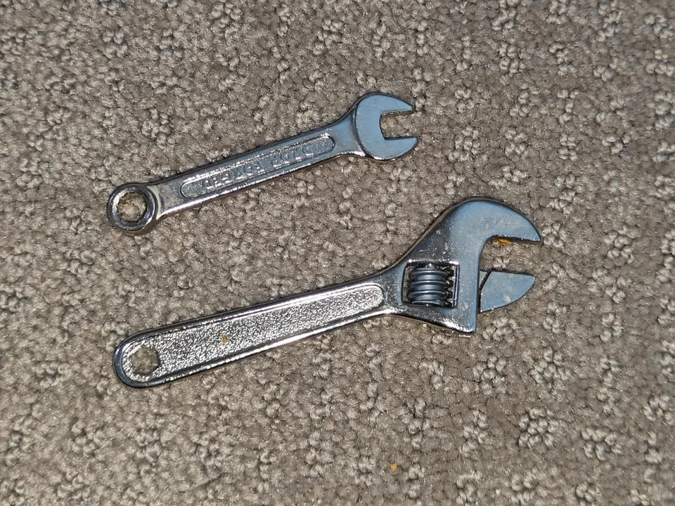 Mini Tool Set - 1/4" Combination & Adjustable Crescent Wrench - photo 2