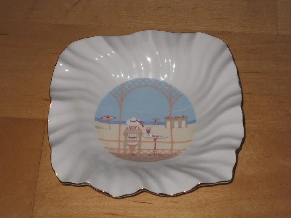 NEW Seasonal Girls Saucer - Bone China Gold Trim Collector Plate - photo 2