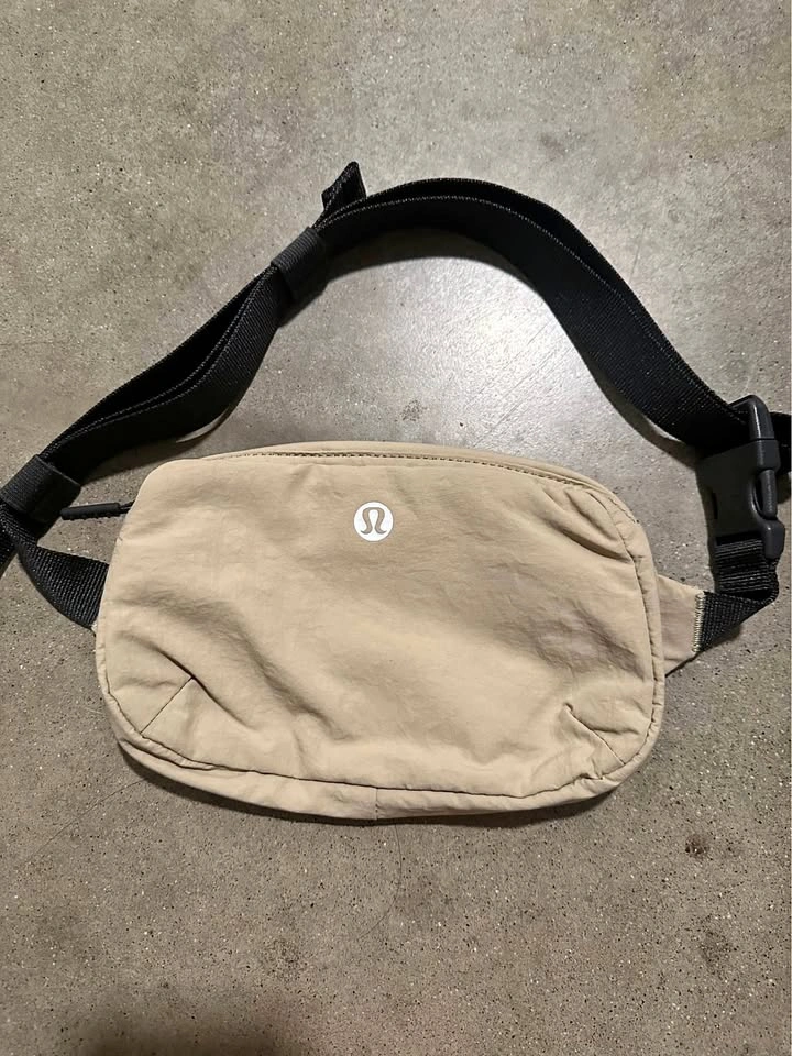 lululemon belt bag