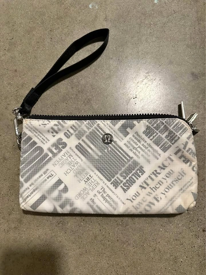 lululemon wallet