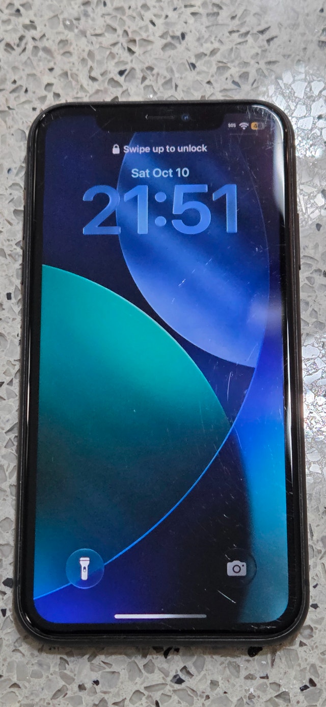iPhone 11 128GB - Black - Unlocked (Includes OtterBox Case)