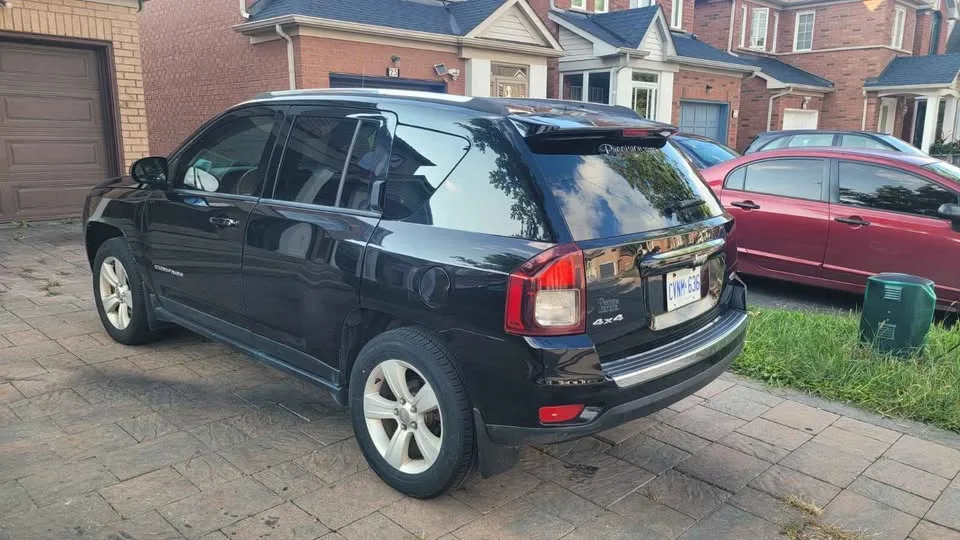 2015 Jeep Compass high latitude image indicator(2)