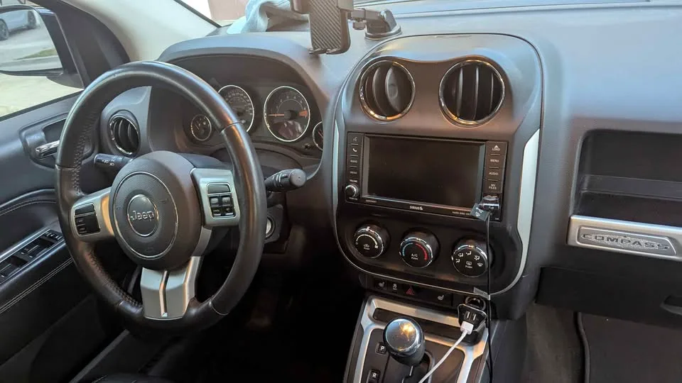 2015 Jeep Compass high latitude image indicator(10)