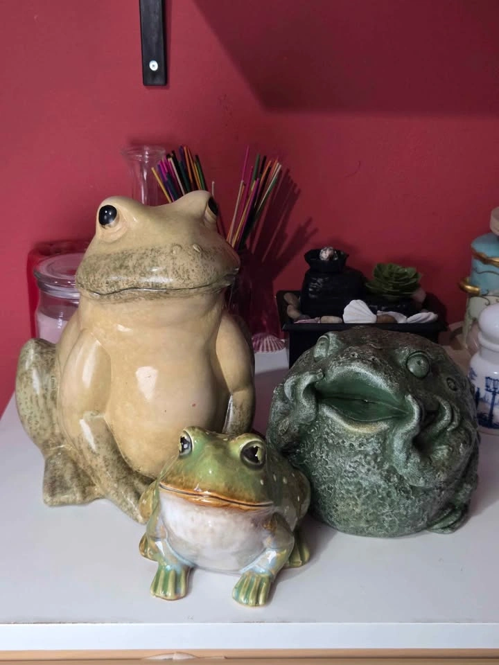 Cute Small Vintage Ceramic Frog - photo 5