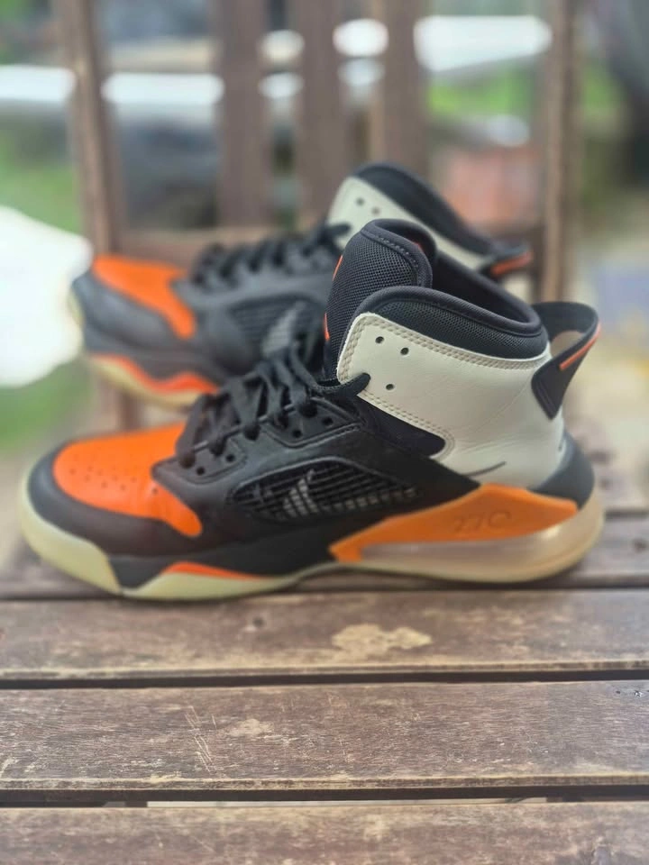 Jordan Mars 270 Shattered Backboard - photo 3