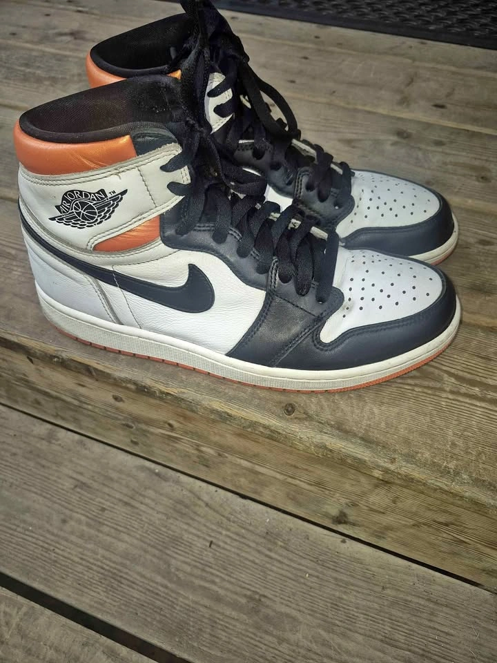 Nike Air Jordan 1 Retro High OG Electro Orange