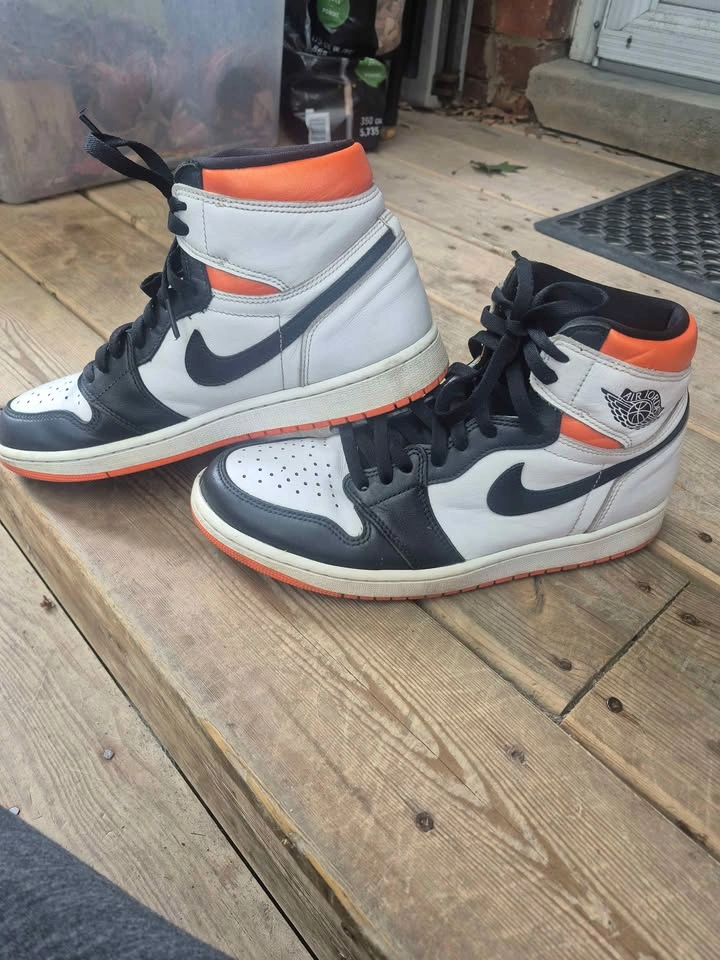 Nike Air Jordan 1 Retro High OG Electro Orange - photo 3