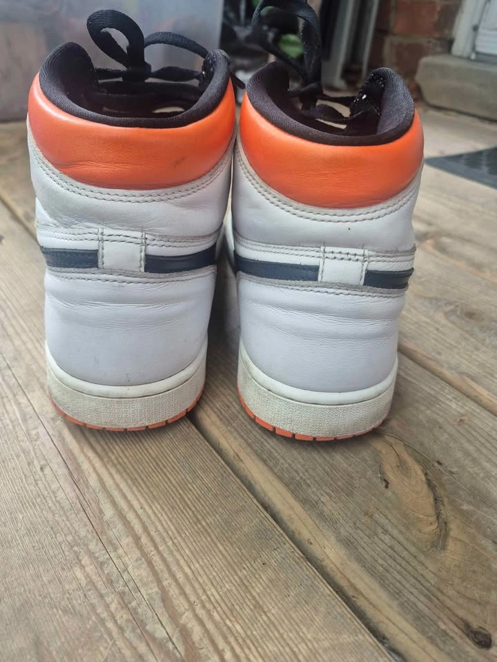 Nike Air Jordan 1 Retro High OG Electro Orange - photo 4