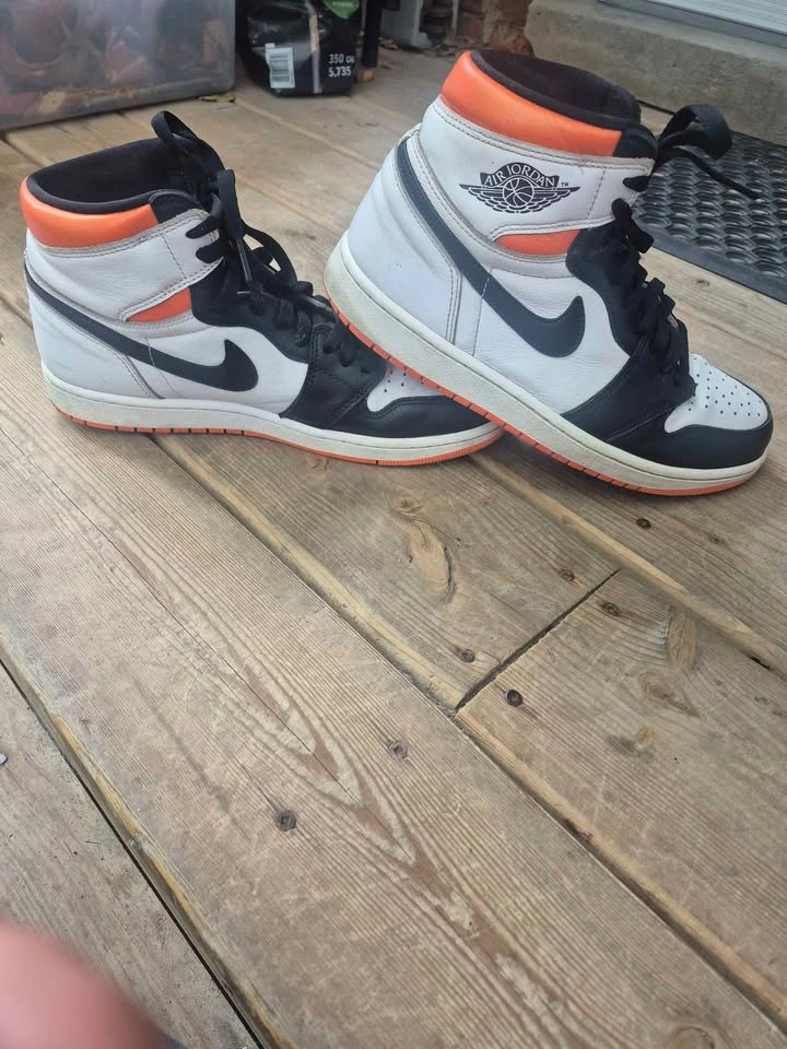 Nike Air Jordan 1 Retro High OG Electro Orange - photo 5