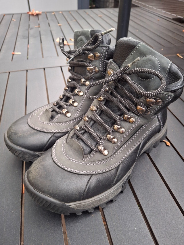 Stoneridge Leather Hiking Boots, Made in Portugal, Euro Size 41 - photo 2