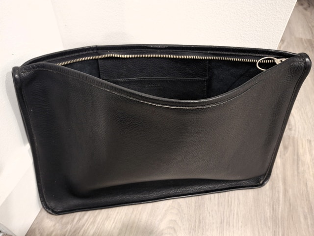 ROOTS Black Leather Portfolio Case
