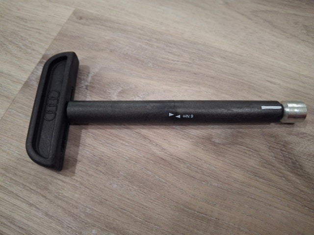 Audi Q5 Roof Rack Cross Bars (2009-2017), New, Never Used - photo 3