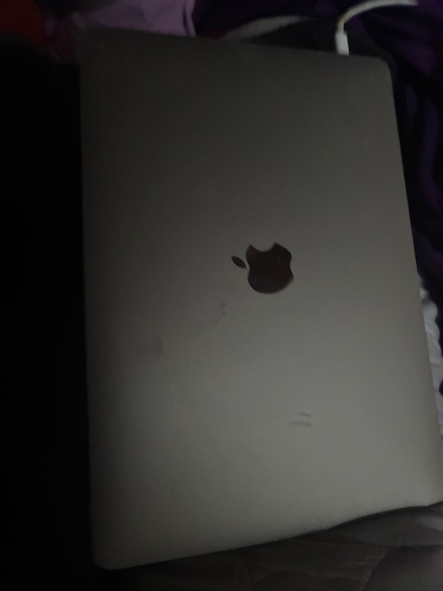 Macbook Pro 2022 - photo 2
