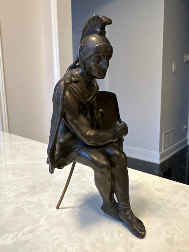 VTG bronze sculpture of a seated ancient Roman soldier - photo 2