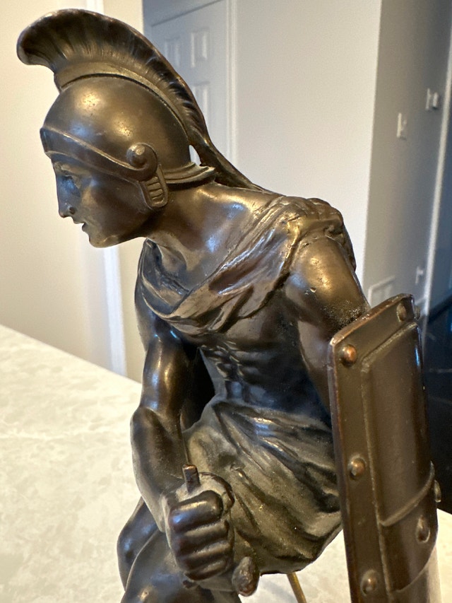 VTG bronze sculpture of a seated ancient Roman soldier - photo 5