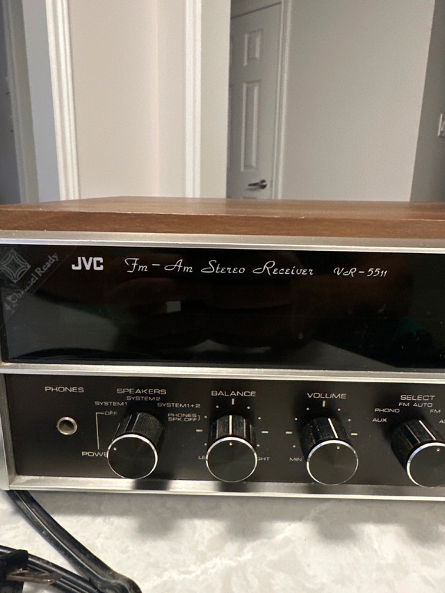 Vintage JVC VR-5511 AM/FM stereo receiver/amplifier/equalizer - photo 2