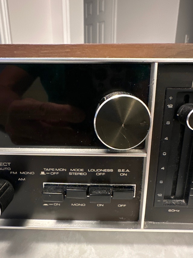 Vintage JVC VR-5511 AM/FM stereo receiver/amplifier/equalizer - photo 3