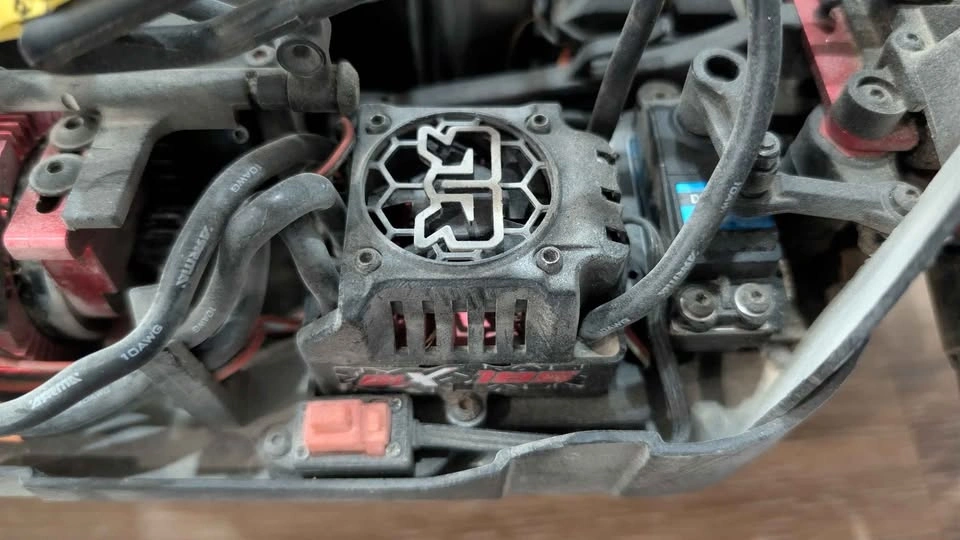 ARRMA KRATON 6S BLX – COMPLETE READY-TO-RUN BUNDLE - photo 4