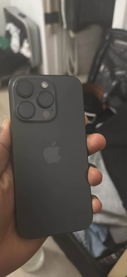 Apple iPhone 15 Pro - photo 2