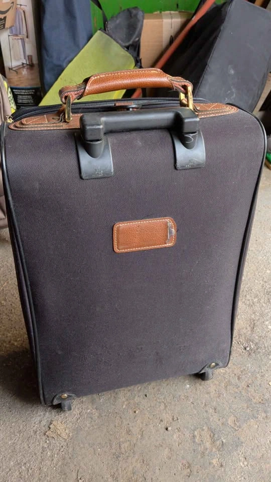 Samsonite Rolling Suitcase - photo 2