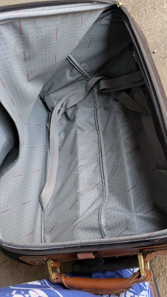 Samsonite Rolling Suitcase - photo 3