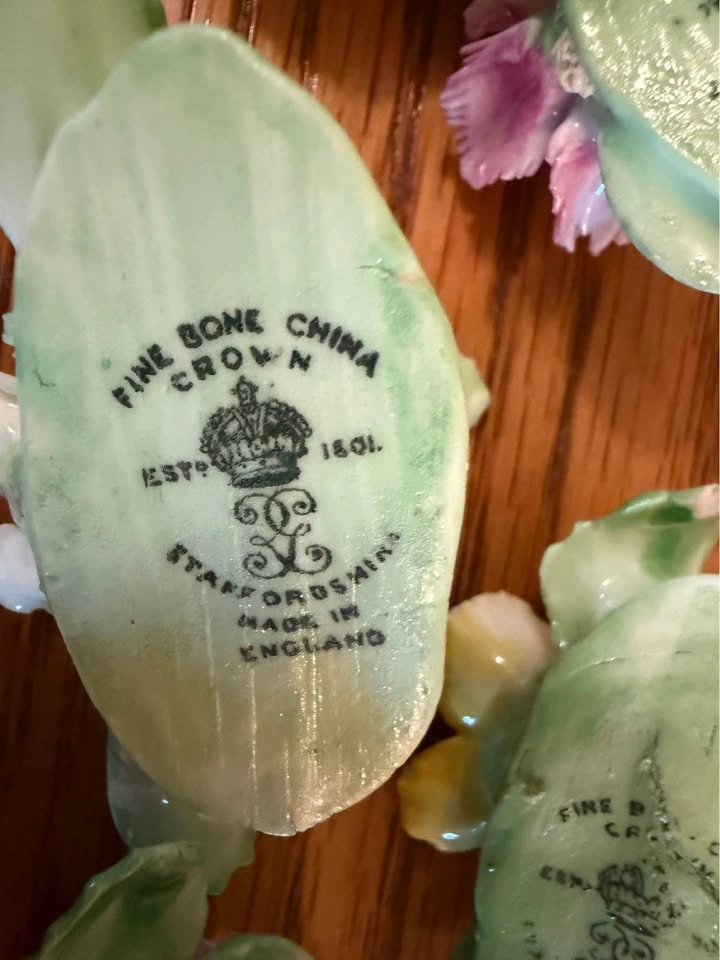 Crown Staffordshire Fine Bone China Flower Place Card Holders - photo 5