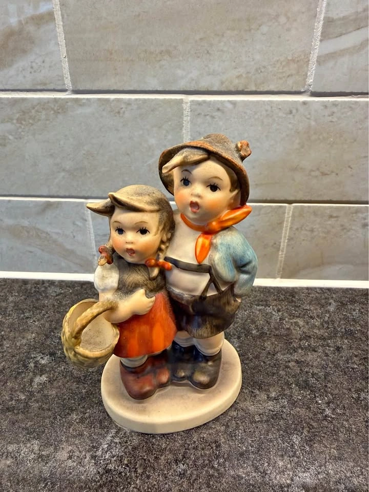 Goebel Hummel Figurine - Little Hiker