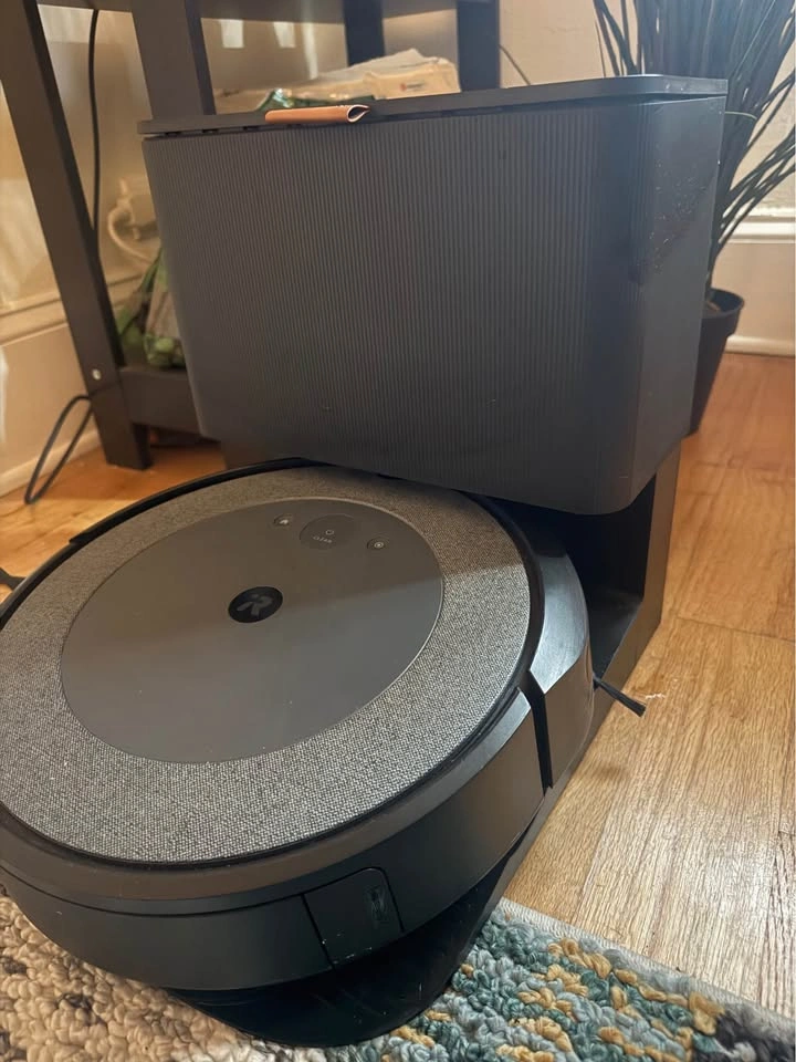 iRobot Roomba i5+ Self-Emptying Robot Vacuum + Extras - photo 2