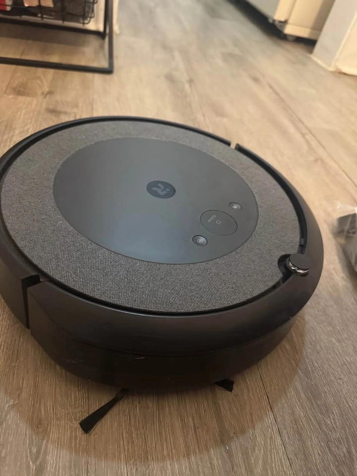 iRobot Roomba i5+ Self-Emptying Robot Vacuum + Extras - photo 3
