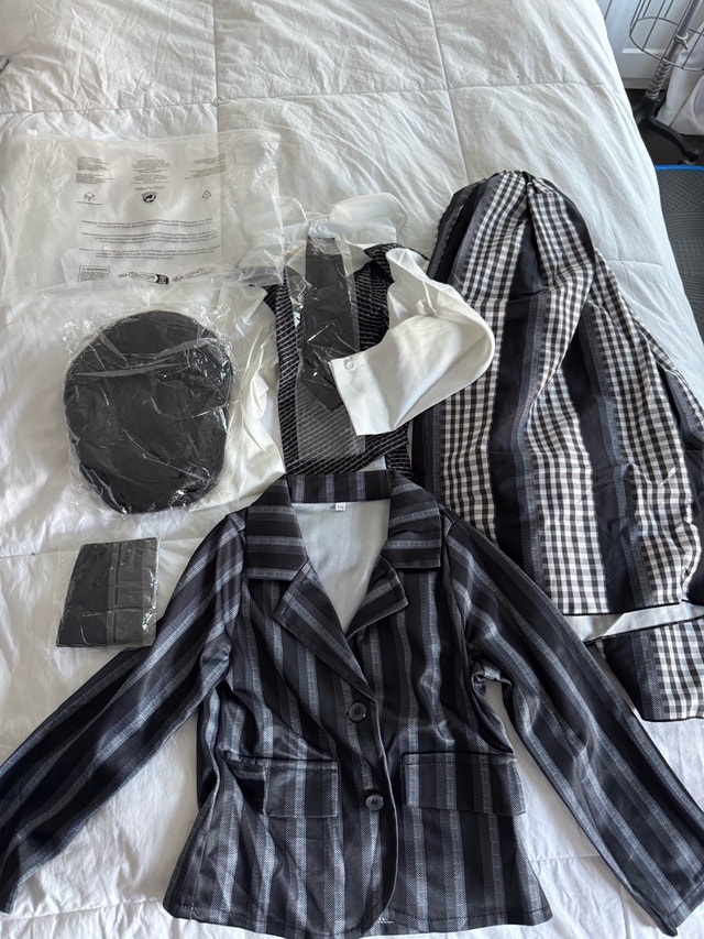 Brand New Wednesday Addams Costume - Kids Size 110/4T - photo 4