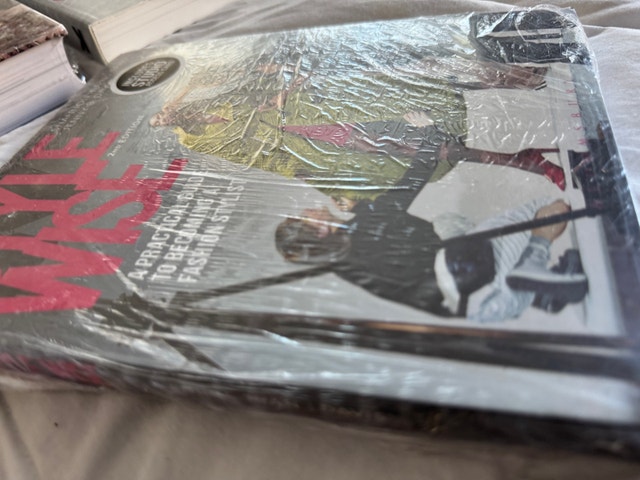Brand New Sealed Fashion Design / Artist Books Lot G - photo 3