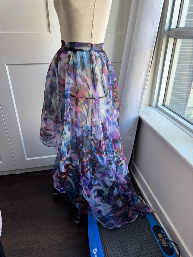 Ladies Size 2 (Size Small) High Low Sheer Overskirt - photo 3