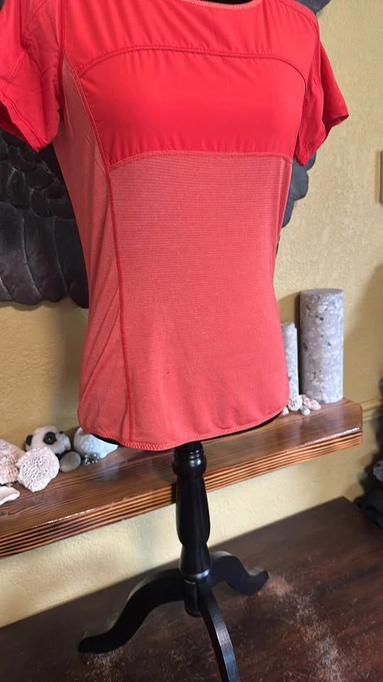 Lululemon Tee Shirt - photo 2